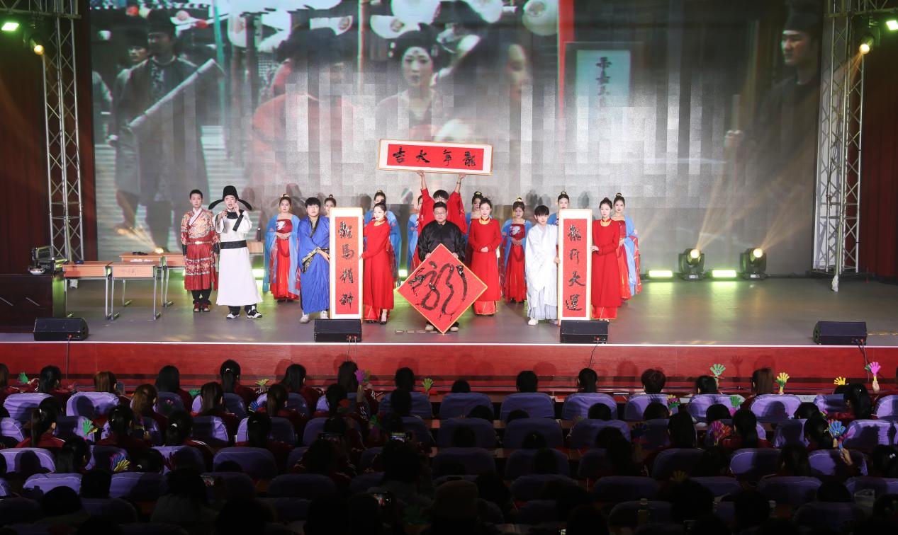 情景诵读《盛世乐章》 情景诵读《盛世乐章》